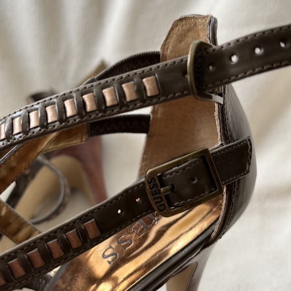 Guess Heels - Picture 3 of 4